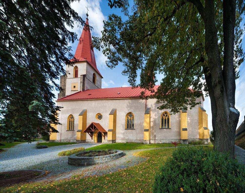 Hotel Vysocina Chotebor Exterior photo